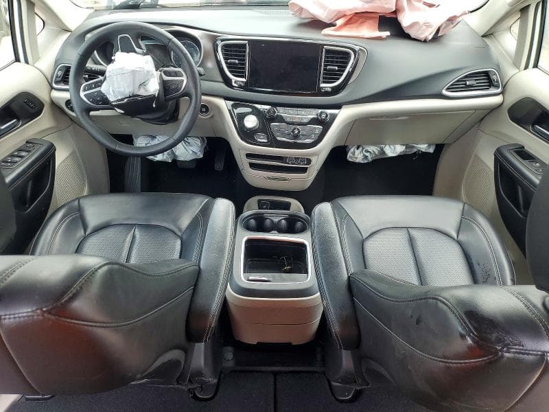 2023 CHRYSLER PACIFICA TOURING L 8