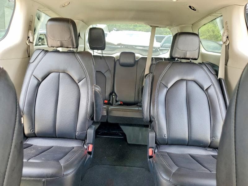 2023 CHRYSLER PACIFICA TOURING L 10