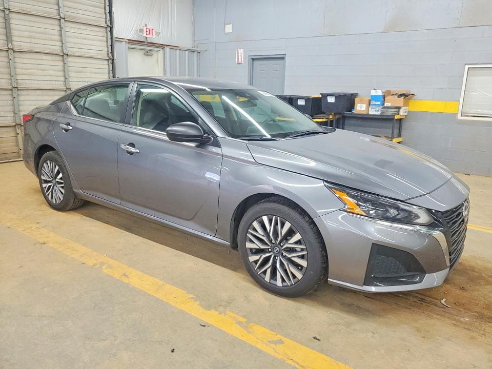 2024 NISSAN ALTIMA SV 4