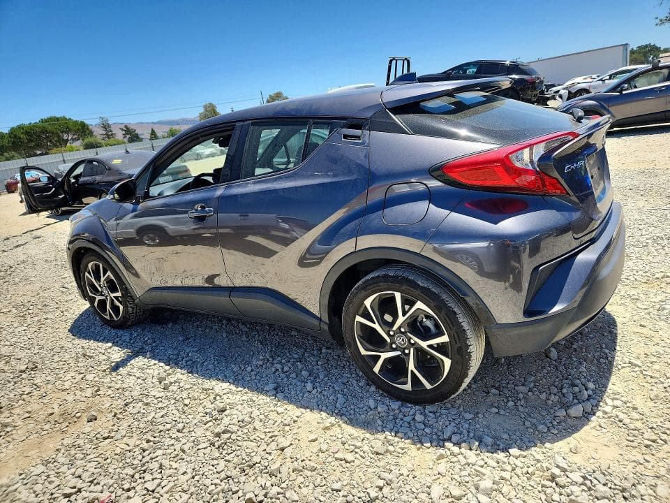 2019 TOYOTA C-HR XLE 2