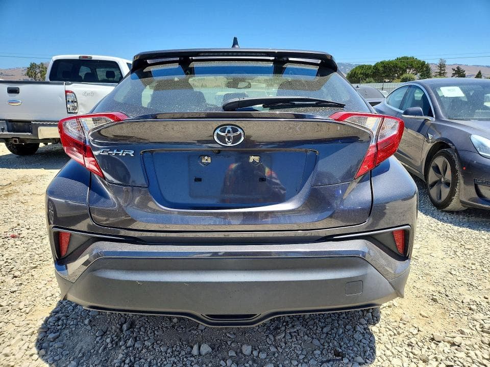 2019 TOYOTA C-HR XLE 6