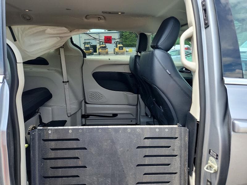 2020 CHRYSLER PACIFICA TOURING L 11