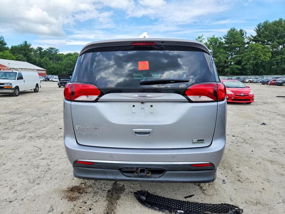 2020 CHRYSLER PACIFICA TOURING L 6