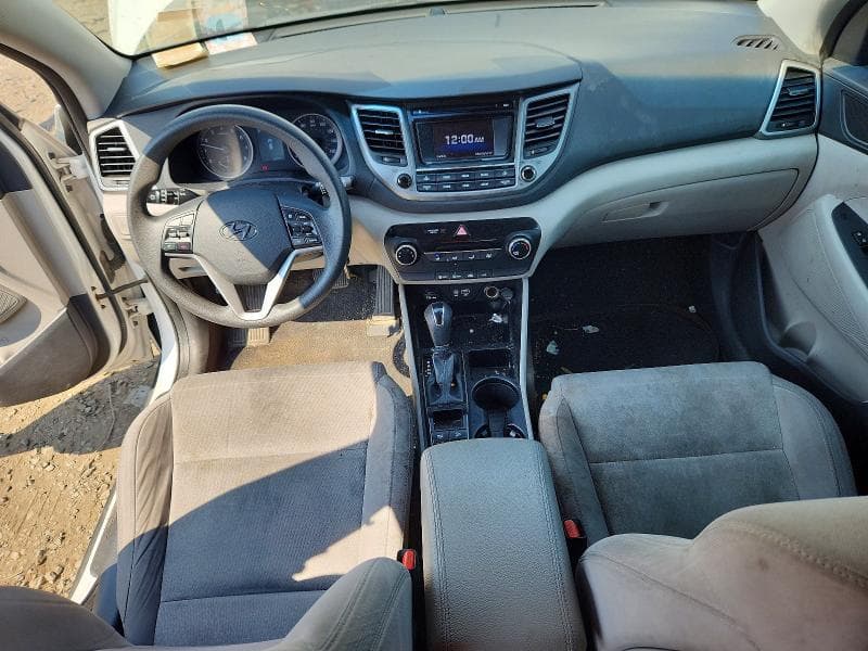 2017 HYUNDAI TUCSON SE SE 8