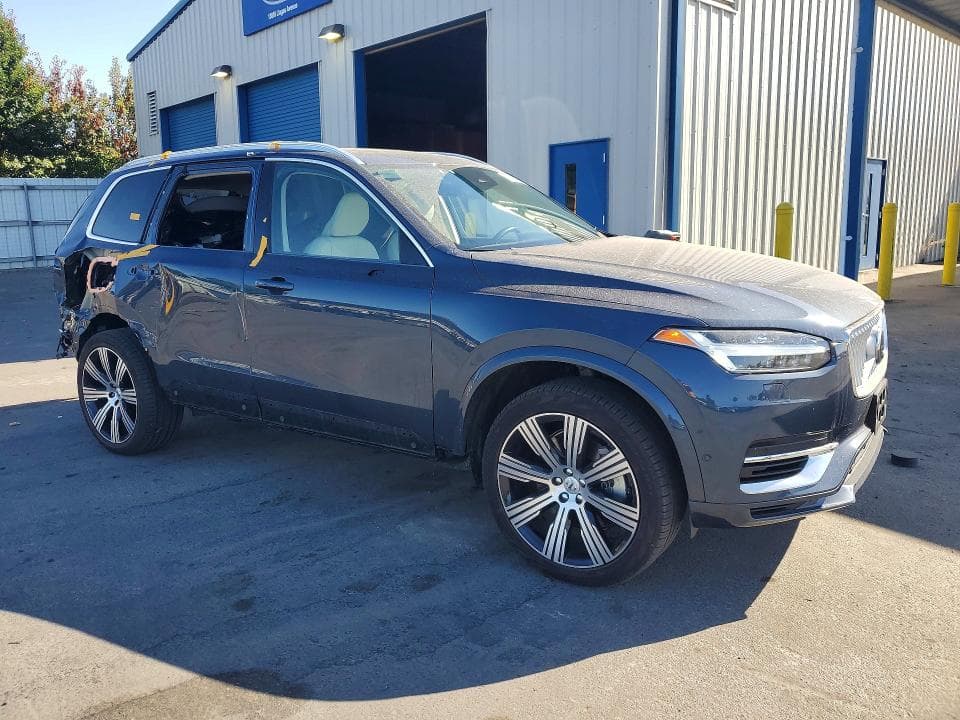2025 VOLVO XC90 ULTRA 4