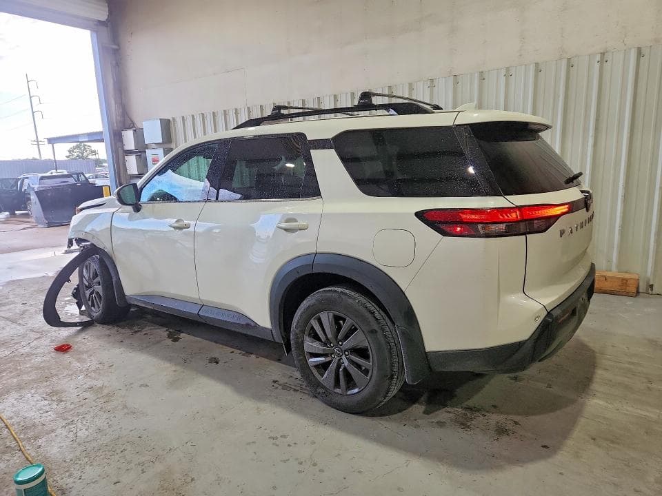 2022 NISSAN PATHFINDER SV 2
