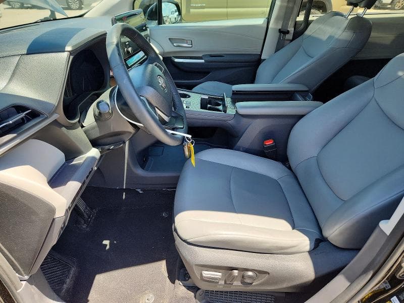 2023 TOYOTA SIENNA XLE 7