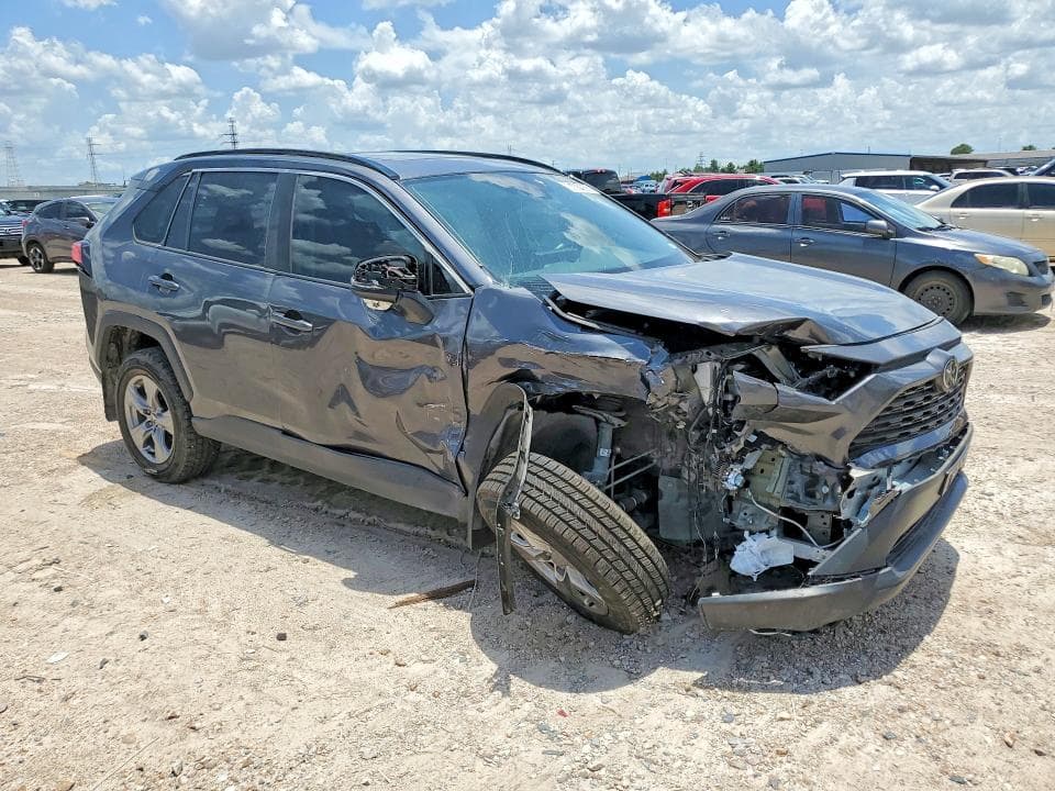 2023 TOYOTA RAV4 XLE 4