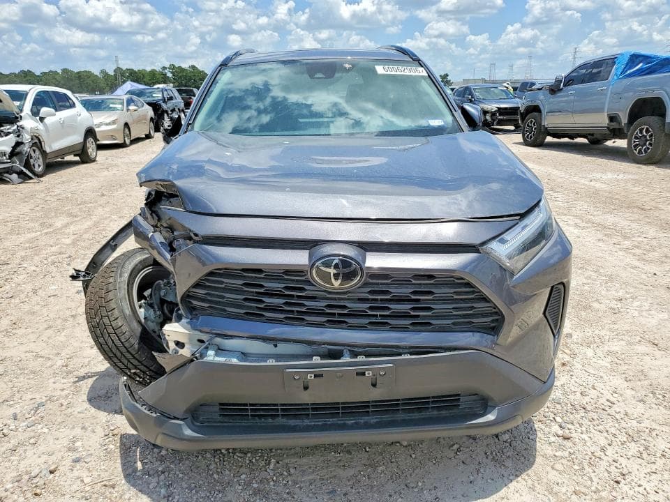 2023 TOYOTA RAV4 XLE 5