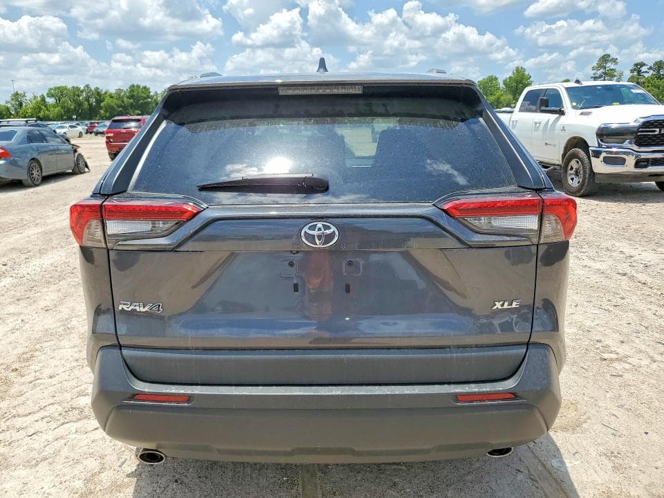 2023 TOYOTA RAV4 XLE 6