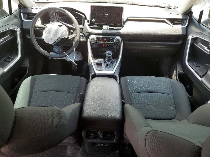 2023 TOYOTA RAV4 XLE 8