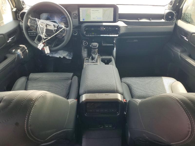 2026 TOYOTA LAND CRUISER BASE 8