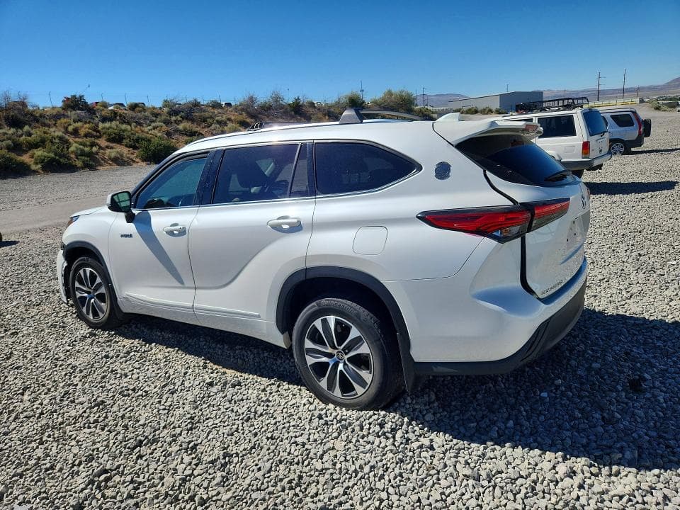 2021 TOYOTA HIGHLANDER HYBRID XLE 2