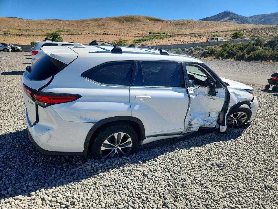 2021 TOYOTA HIGHLANDER HYBRID XLE 3