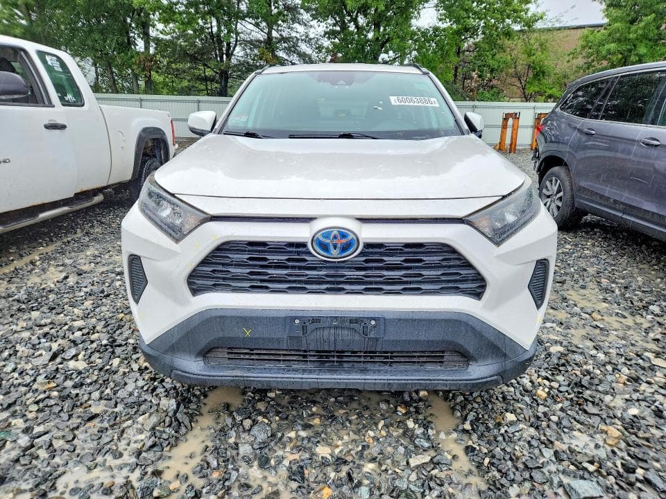2020 TOYOTA RAV4 LE 5