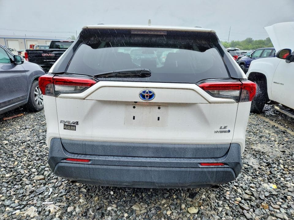 2020 TOYOTA RAV4 LE 6