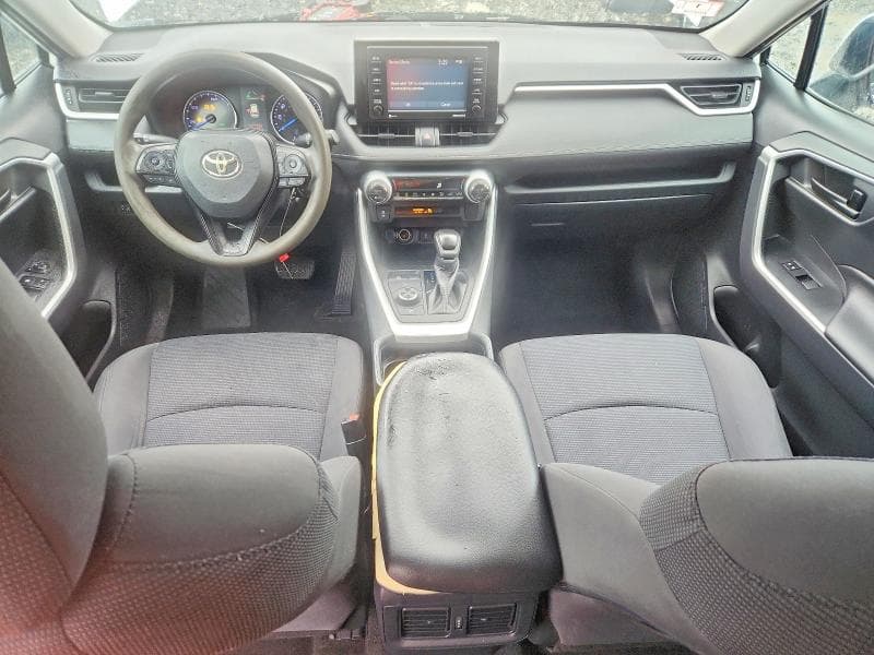 2020 TOYOTA RAV4 LE 8