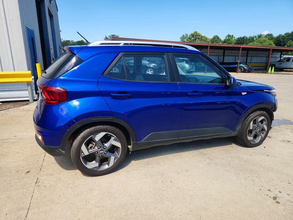 2023 HYUNDAI VENUE SEL 3