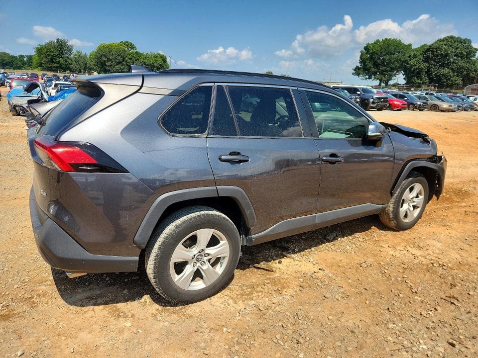 2020 TOYOTA RAV4 XLE XLE 3
