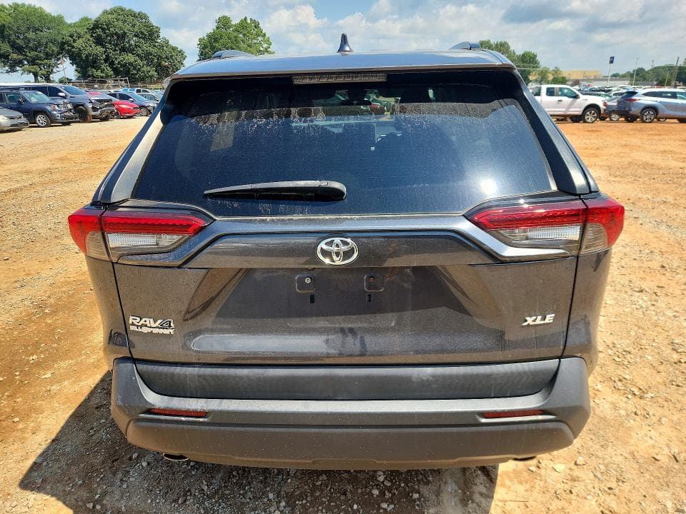2020 TOYOTA RAV4 XLE XLE 6