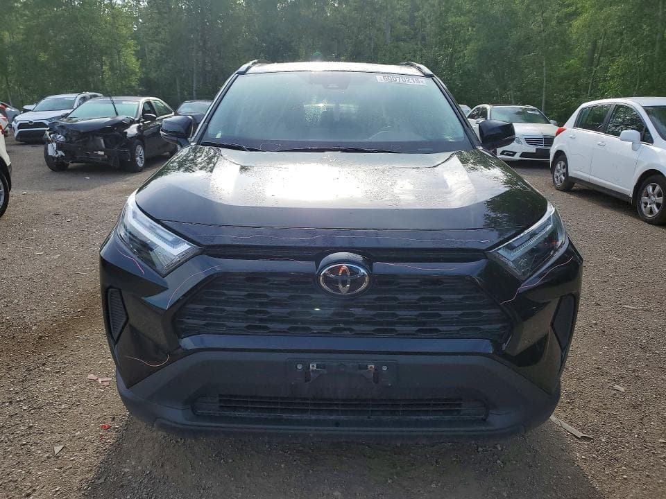 2024 TOYOTA RAV4 XLE 5