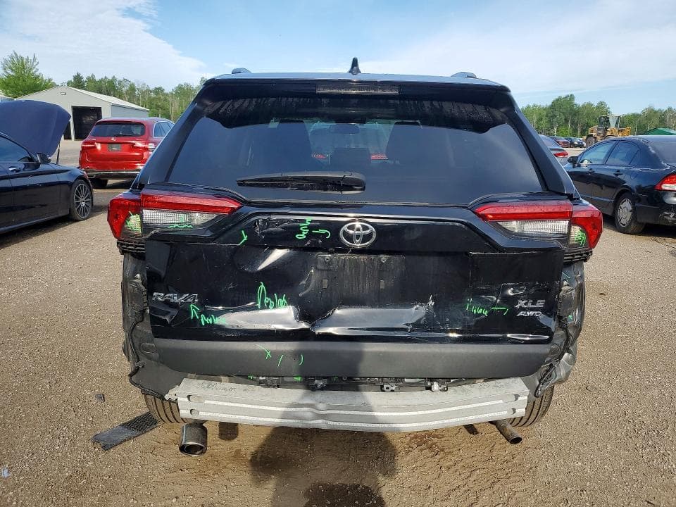2024 TOYOTA RAV4 XLE 6