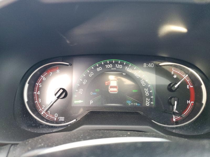 2024 TOYOTA RAV4 XLE 9