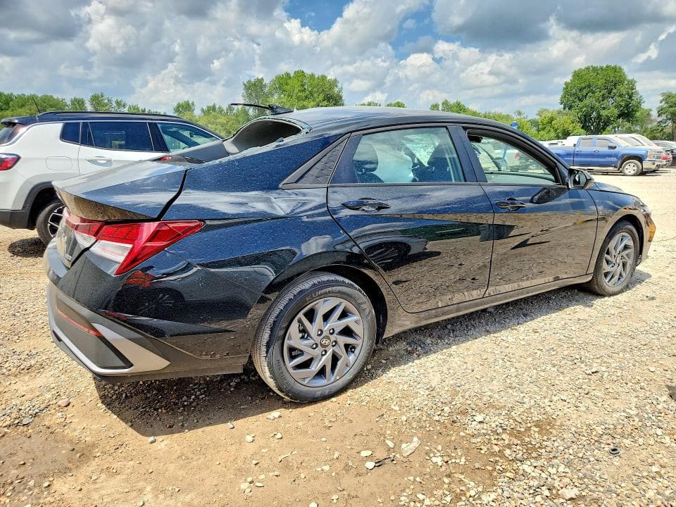 2026 HYUNDAI ELANTRA HYBRID BLUE 3