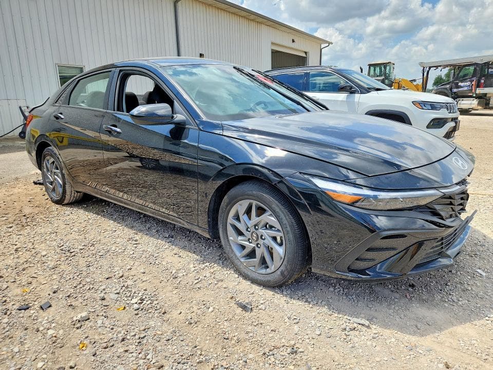 2026 HYUNDAI ELANTRA HYBRID BLUE 4