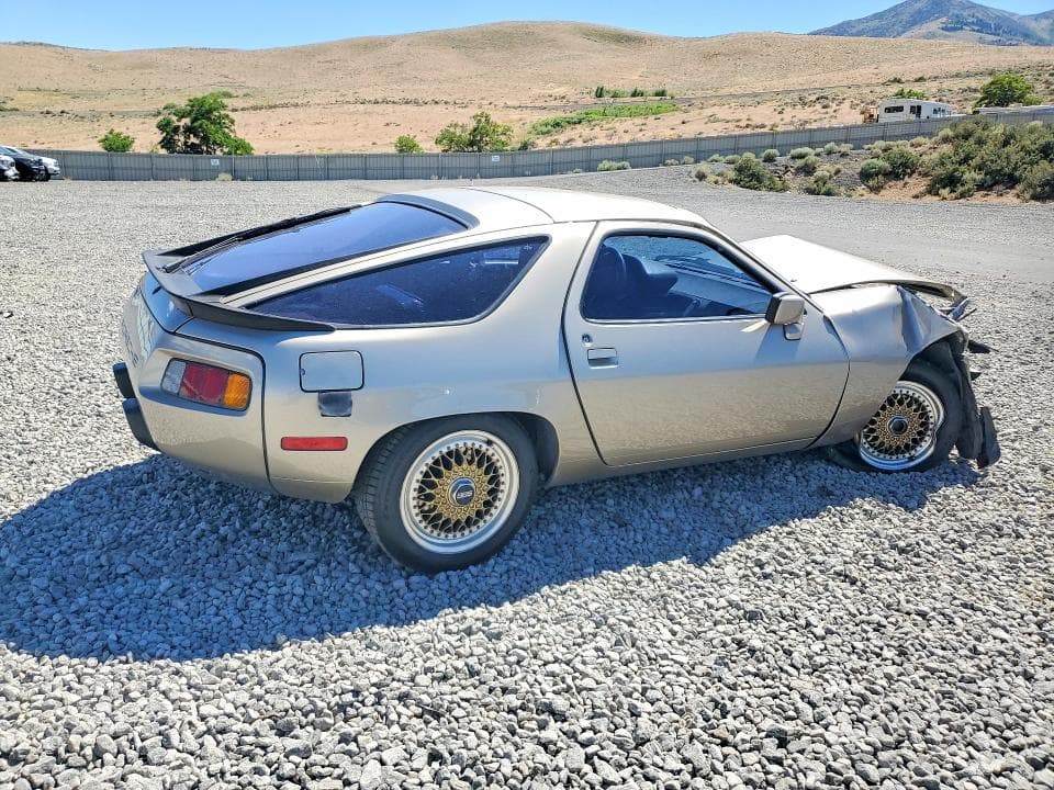 1985 PORSCHE 928 S 3