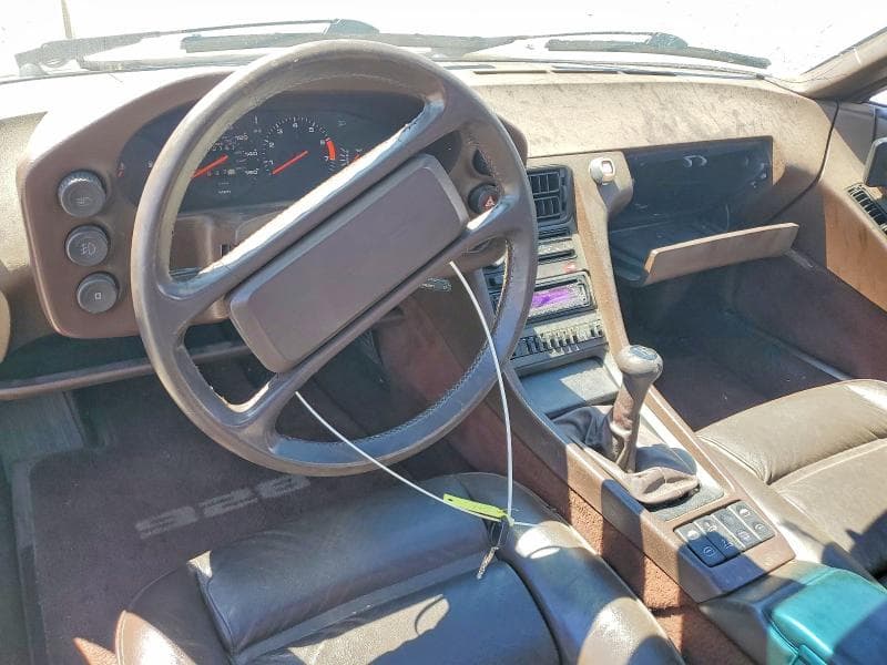1985 PORSCHE 928 S 8