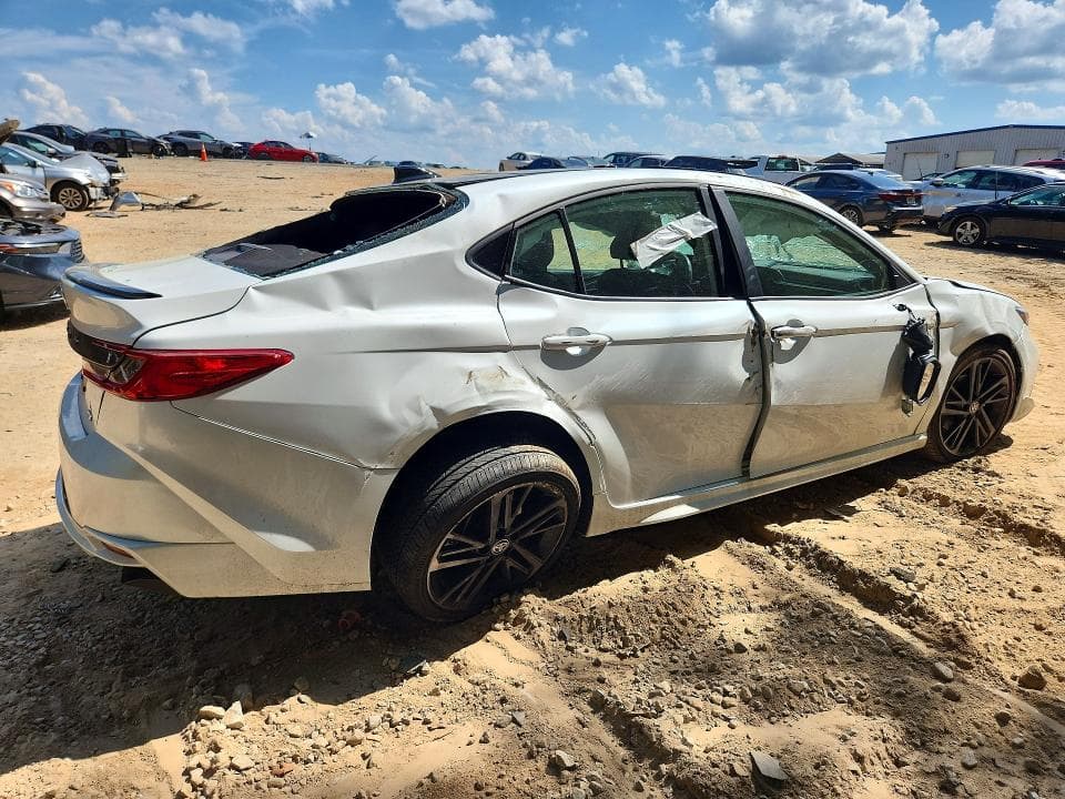 2025 TOYOTA CAMRY XSE 3