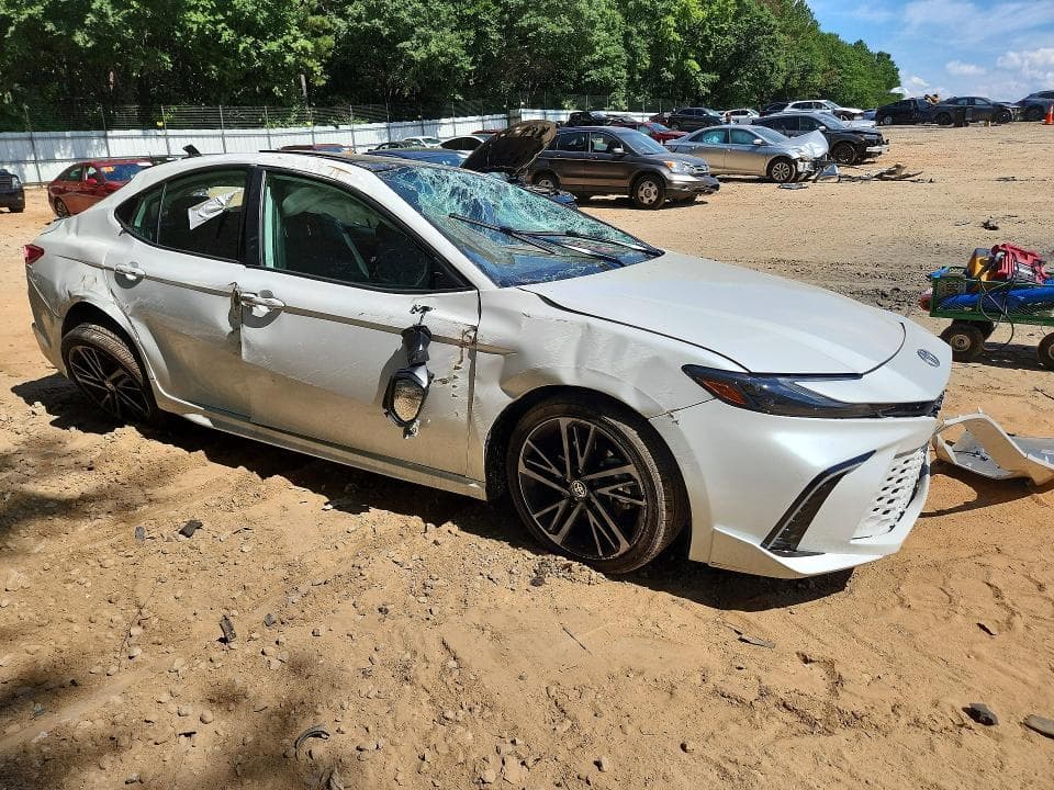 2025 TOYOTA CAMRY XSE 4