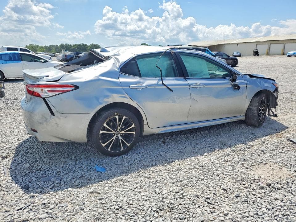 2020 TOYOTA CAMRY SE 3