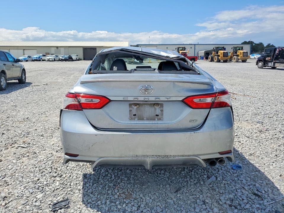 2020 TOYOTA CAMRY SE 6
