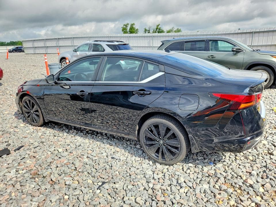 2022 NISSAN ALTIMA SR 2