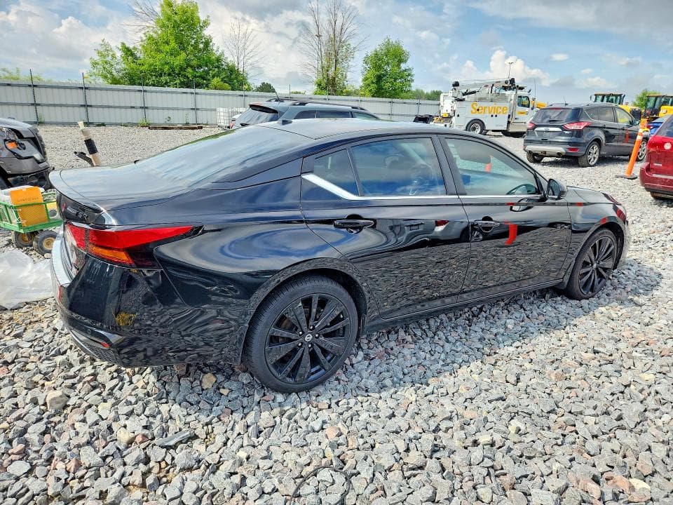 2022 NISSAN ALTIMA SR 3