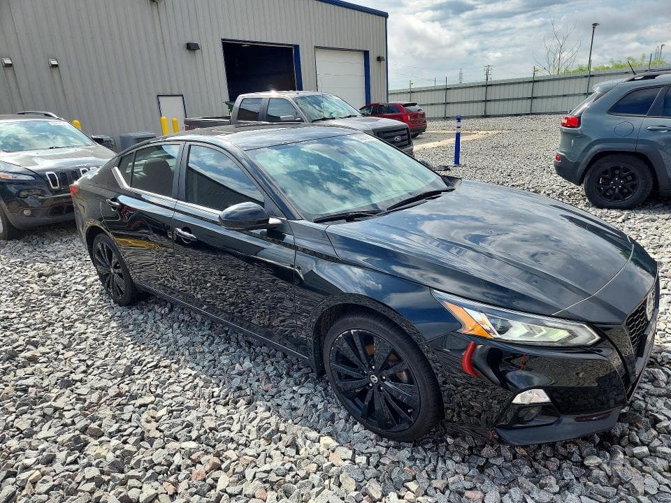 2022 NISSAN ALTIMA SR 4