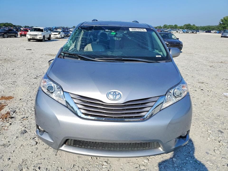 2017 TOYOTA SIENNA XLE 8-PASSENGER XLE 8-PASSENGER 5