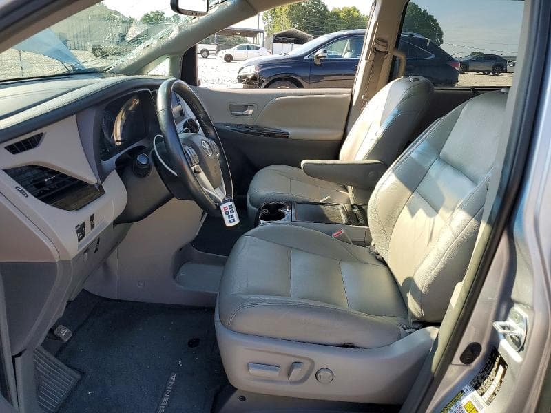 2017 TOYOTA SIENNA XLE 8-PASSENGER XLE 8-PASSENGER 7