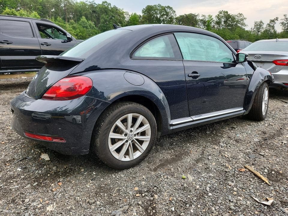 2018 VOLKSWAGEN BEETLE S 3