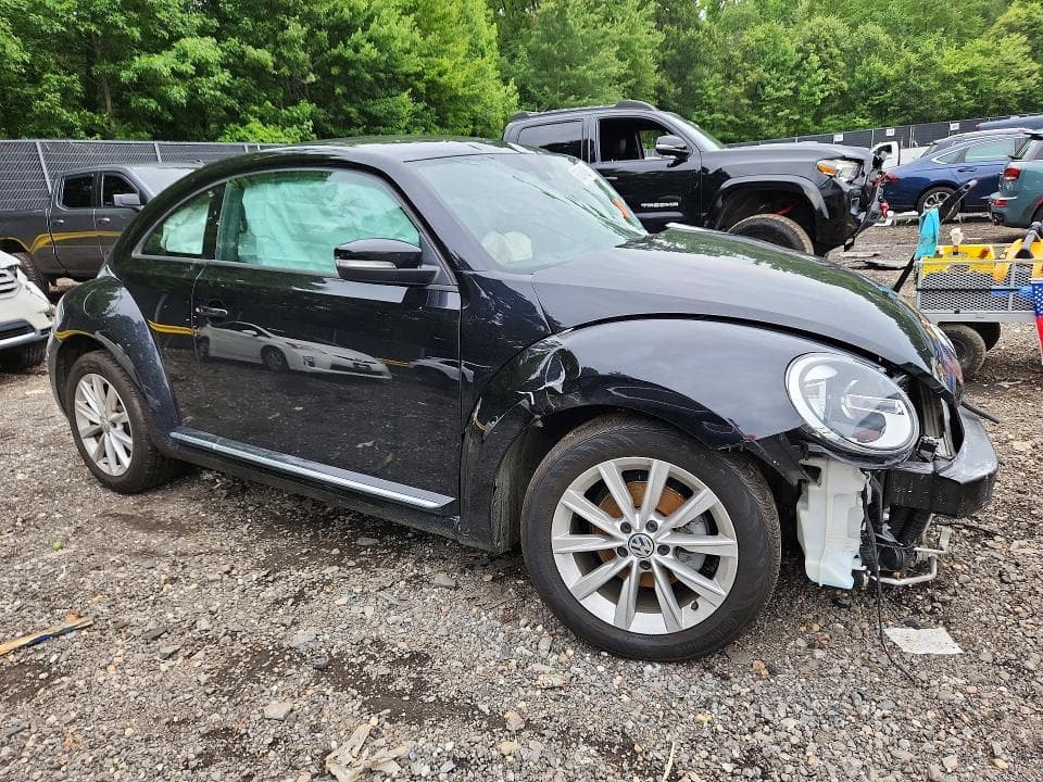 2018 VOLKSWAGEN BEETLE S 4