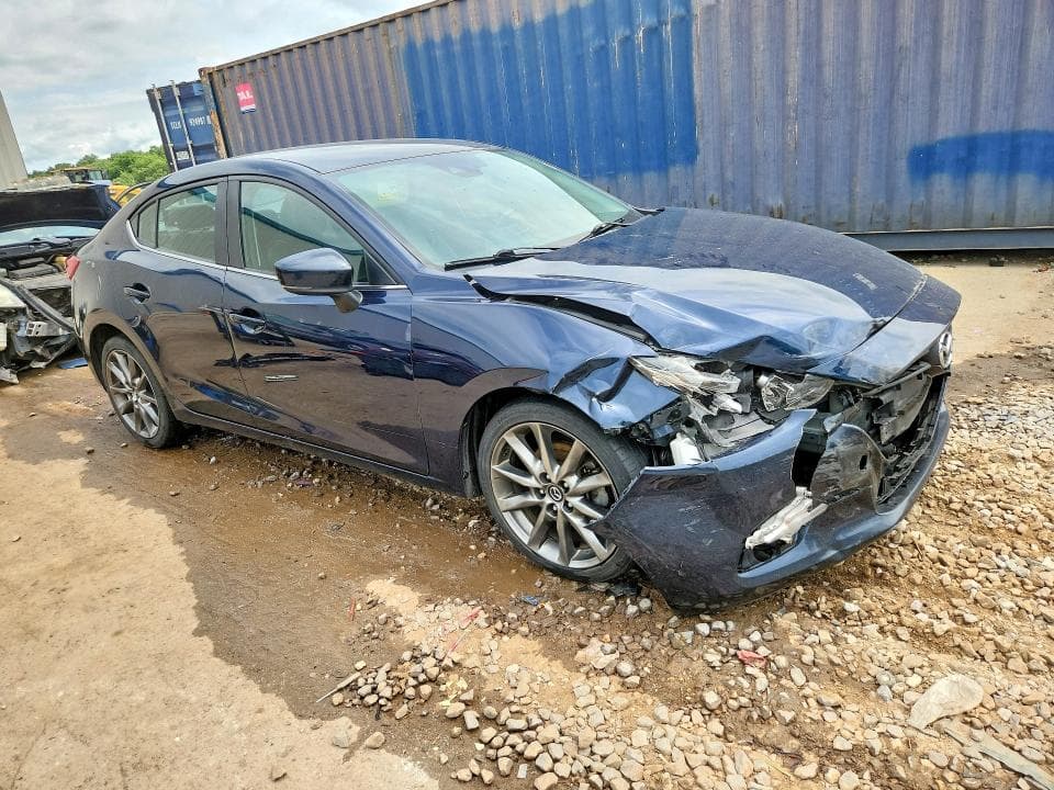 2018 MAZDA 3 TOURING 4