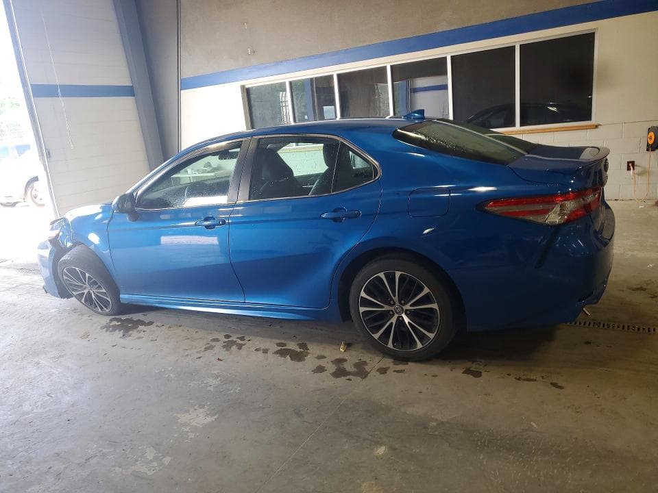 2019 TOYOTA CAMRY SE 2
