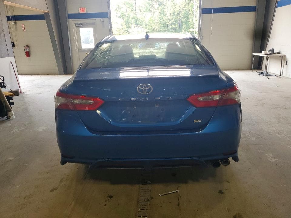 2019 TOYOTA CAMRY SE 6