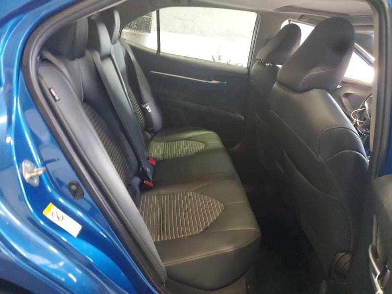 2019 TOYOTA CAMRY SE 10