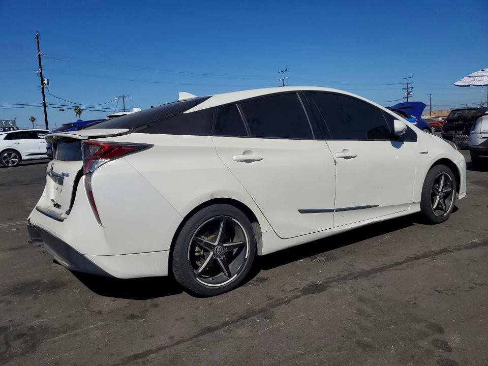 2017 TOYOTA PRIUS THREE 3