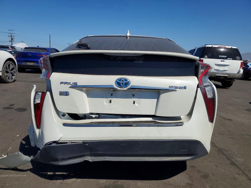 2017 TOYOTA PRIUS THREE 6