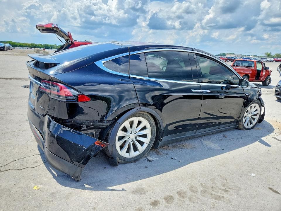 2017 TESLA MODEL X 3