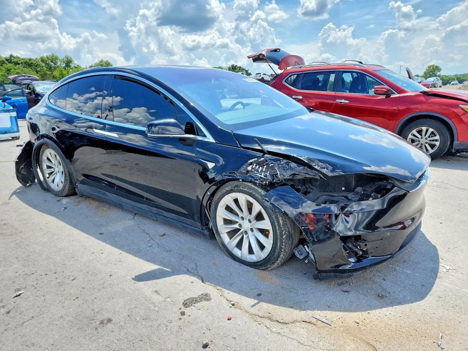 2017 TESLA MODEL X 4